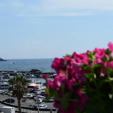 Casa Vacanze Caramagna Aci Castello Exterior photo